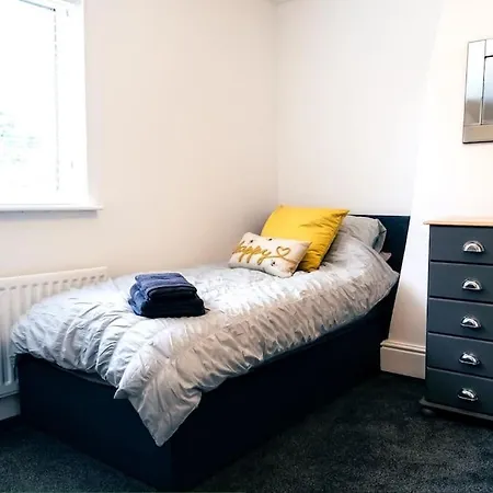 Cheadle Haven: 4-Bedroom Retreat Near Alton Towers Exterior photo