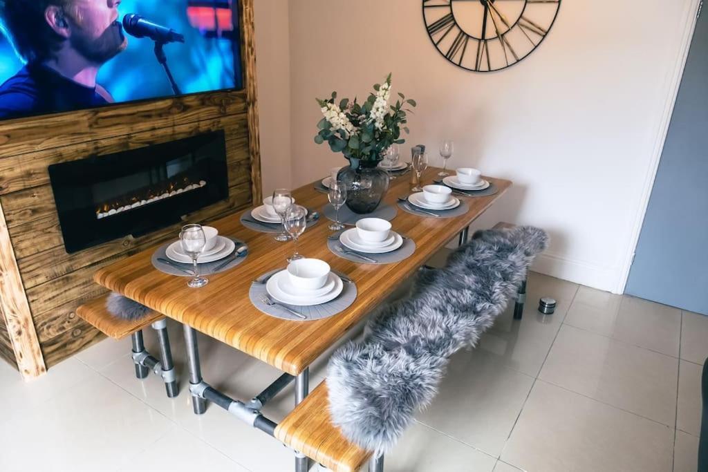Cheadle Haven: 4-bedroom Retreat Near Alton Towers Holiday home Cheadle (Staffordshire)